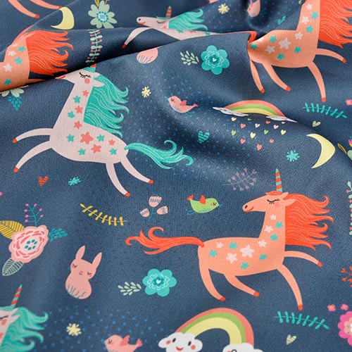 Nähmaterial für Bettwäsche für ein Mädchen